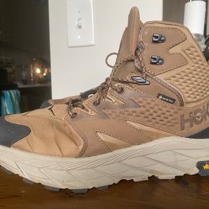 Hoka Anacapa Mids